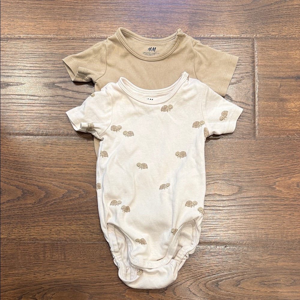 BUNDLE / H&M 🐢 BABY ONESIES